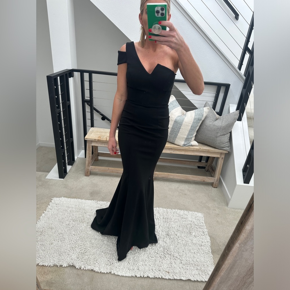 Betsy & Adam Black One-Shoulder Ball Gown | Formal • Black Tie | NWOT Size 4